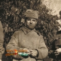 Файл-2.Бигвава Акакий Константинови,в центре,с сослуживцами 1940-е гг